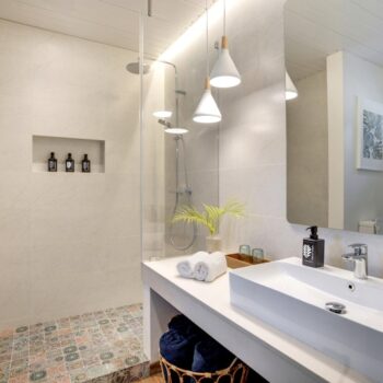 IOL_Guest Bathroom001